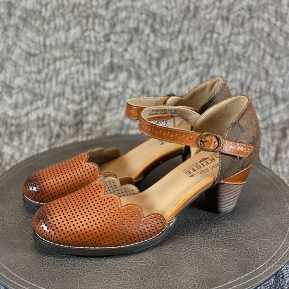 Spring Step Brown and Tan Sandals - Picture 2 of 11